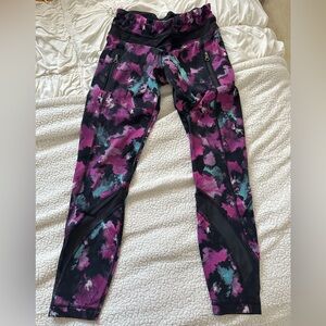 Lululemon leggings mesh at bottom